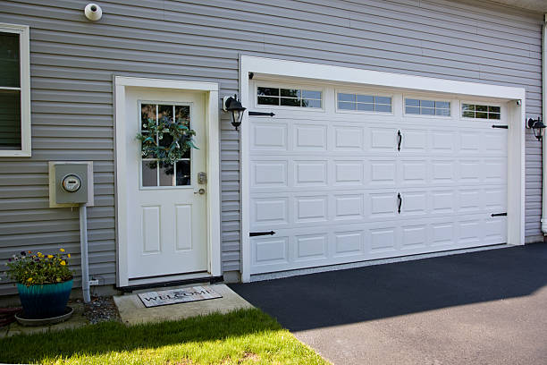24/7 Emergency Garage Door Panel Replacement experts in Irvington, NY
